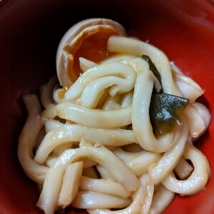 味玉と小ねぎの煮込みうどん